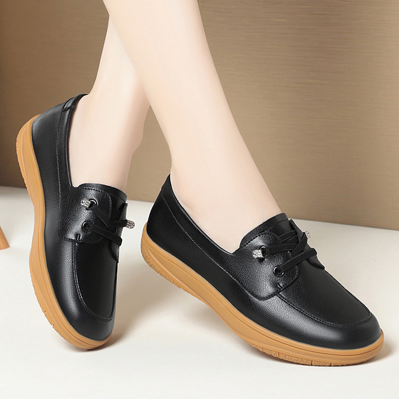 妈妈鞋春秋新款平底休闲软底真皮百搭不磨脚中老年圆头工作皮鞋