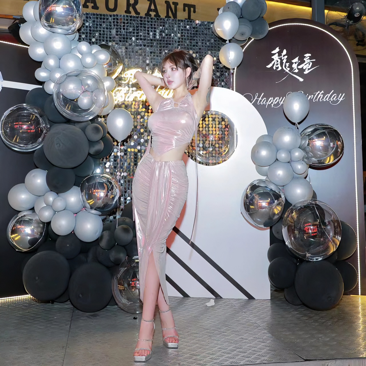 龙怼怼推荐【水晶之恋】礼服女装套装性感少女粉色网红服装服装时尚