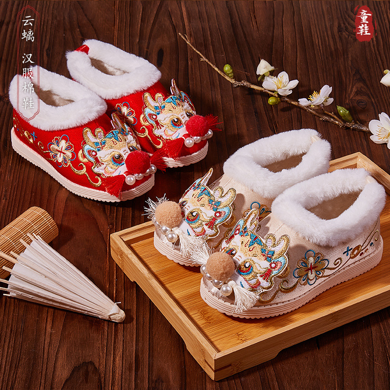 古装古风女童绣花鞋冬新款民族风鞋龙年3D汉服鞋棉布鞋加厚花朵