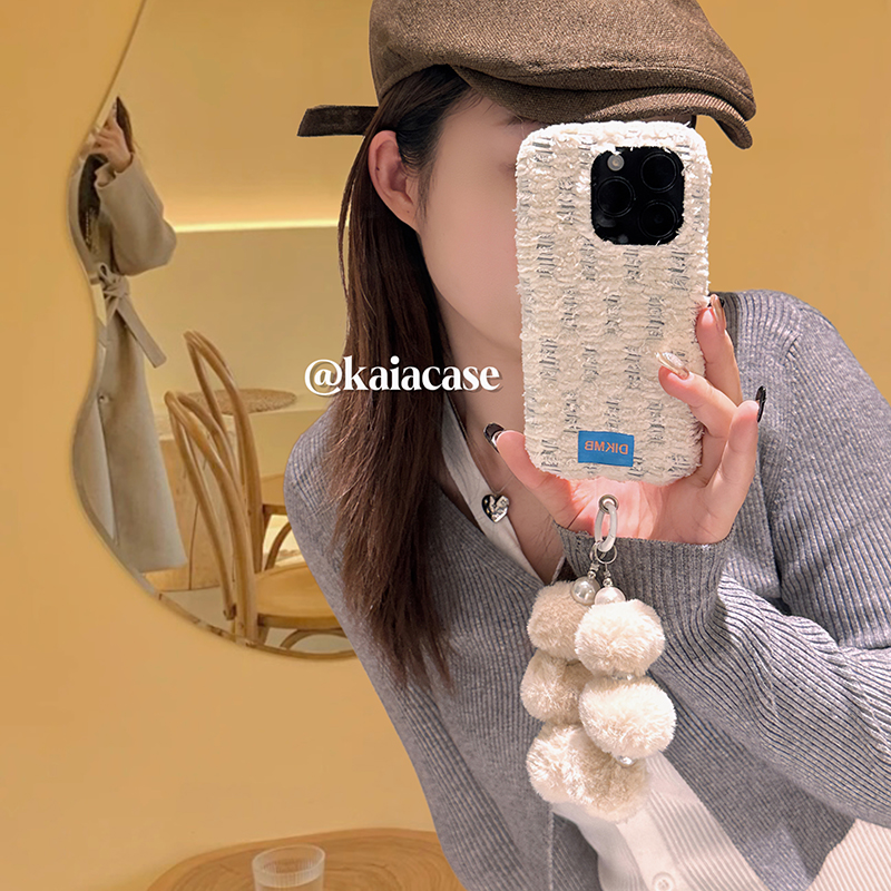 秋冬奶白色茸布适用iphone15promax手机壳苹果14毛绒13链条12/11