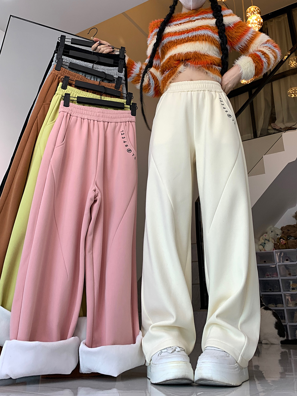 设计感小众数字刺绣加绒弯刀卫裤女秋冬新款洋气显瘦休闲阔腿裤子