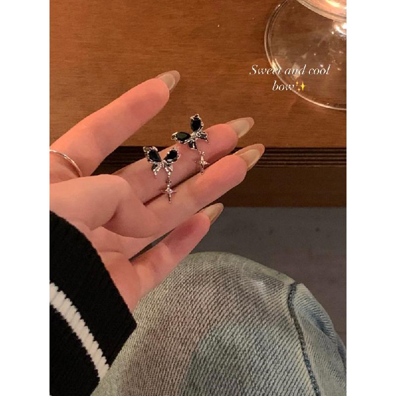 铜合金耳饰 甜酷复古黑蝴蝶流苏耳环轻奢小众设计感高级耳钉W55