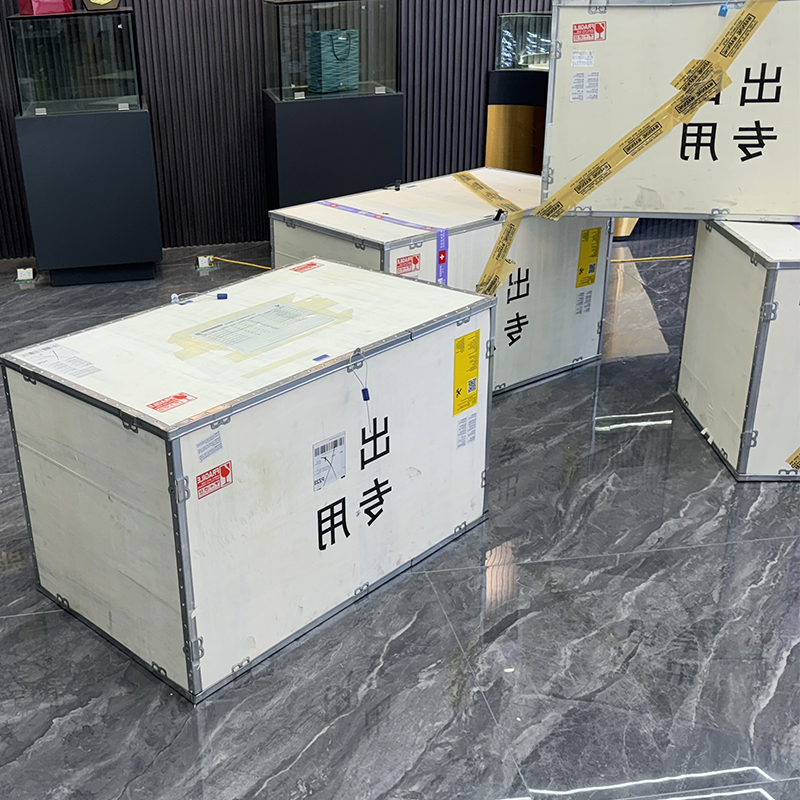 X全新未使用(港口专柜直发)恭喜龙哥开业入驻线上男表