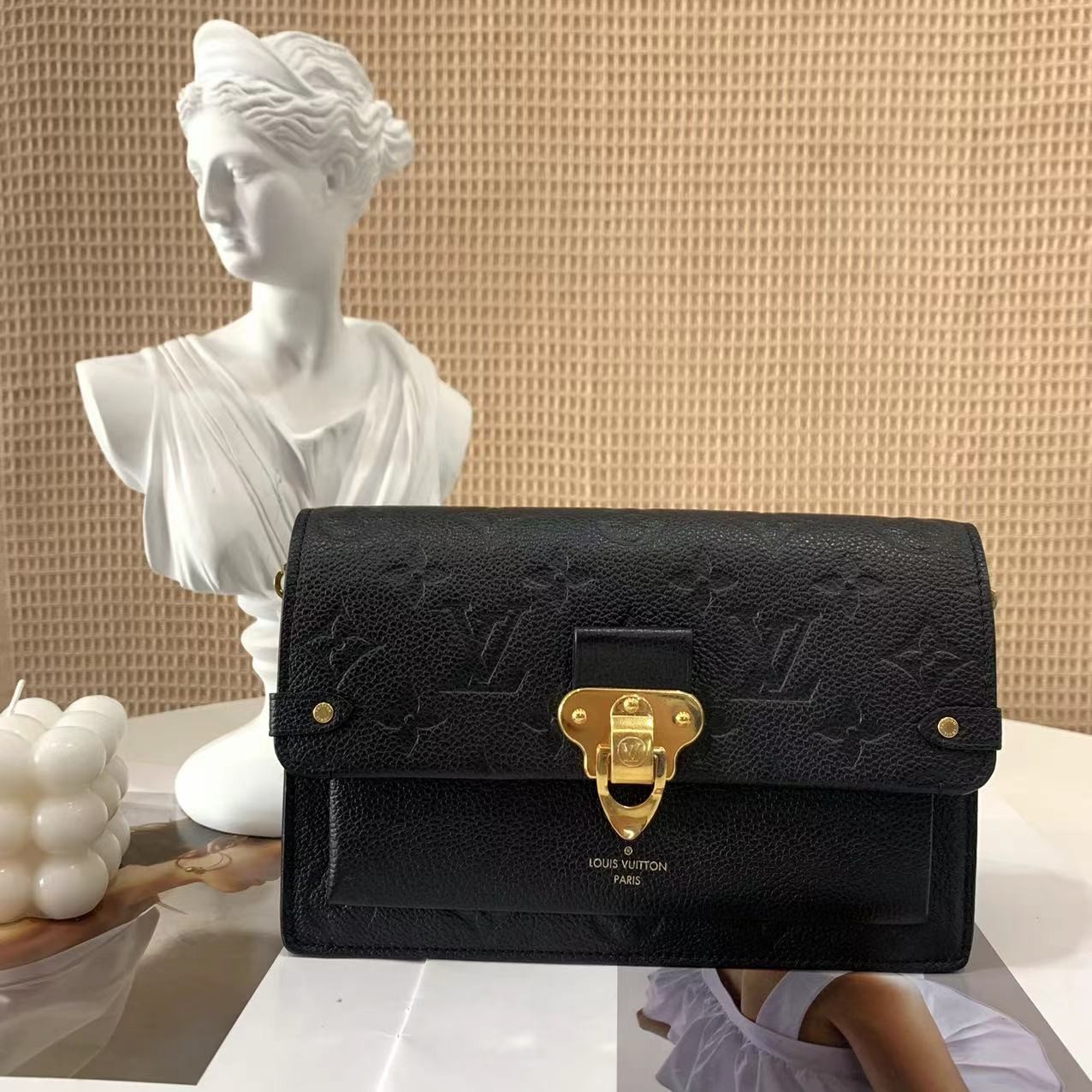 99新 LouisVuitton/路易威登 lv vavin woc斜挎包/公价14300/严选