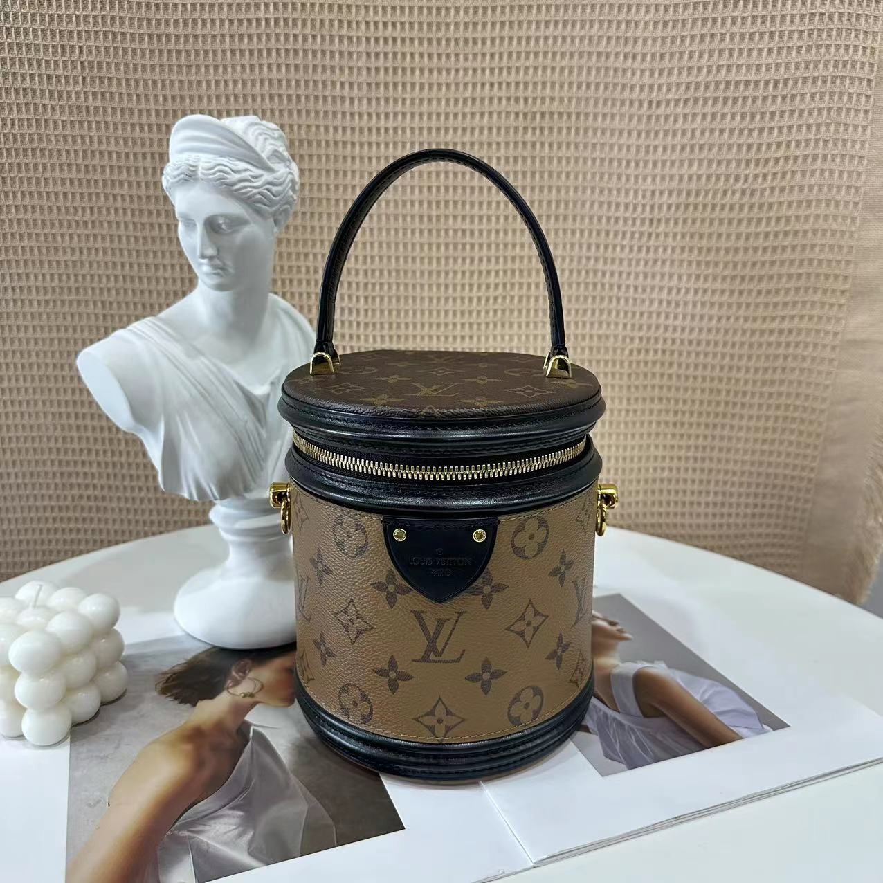 99新 LouisVuitton/路易威登 lv发财桶手提斜挎包/公价22200/严选