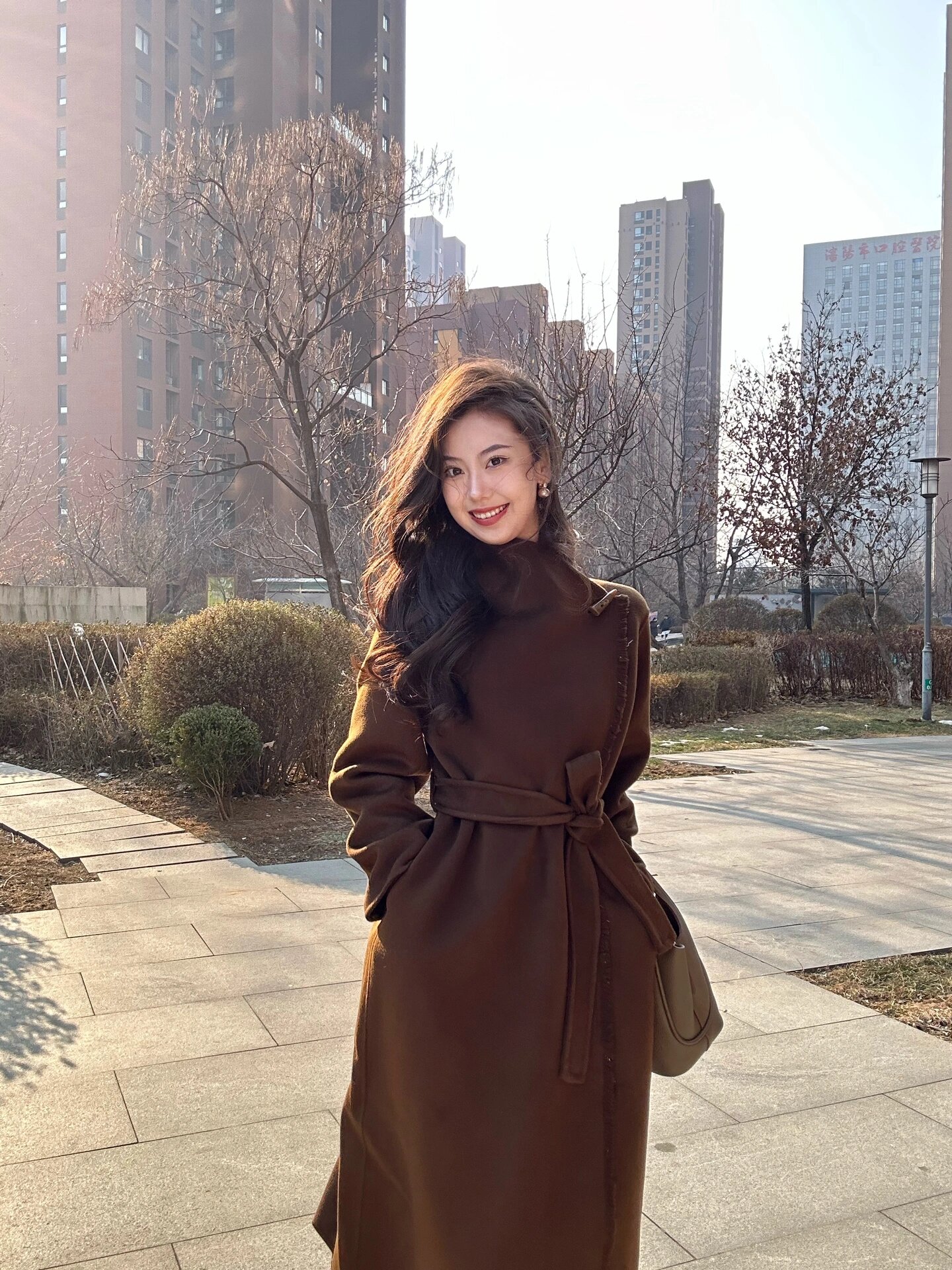 高级感咖色中长款女秋冬新款内搭加厚针织毛呢大衣百搭裙子套装