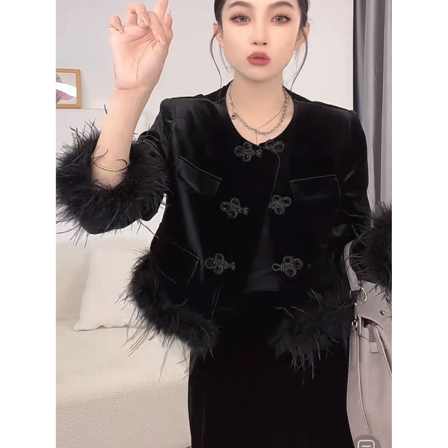 中式国风毛毛拼接外套女秋装新款设计感重工轻奢百搭时尚短款上衣