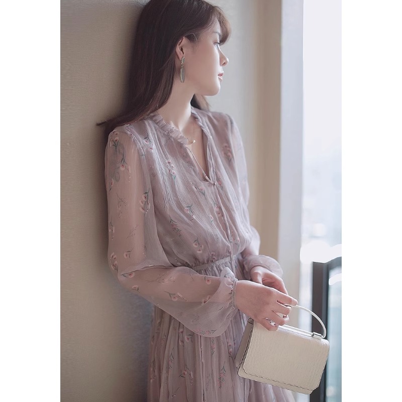 2023秋夏新款法式复古减龄V领碎花茶歇裙甜美仙女印花显瘦连衣裙