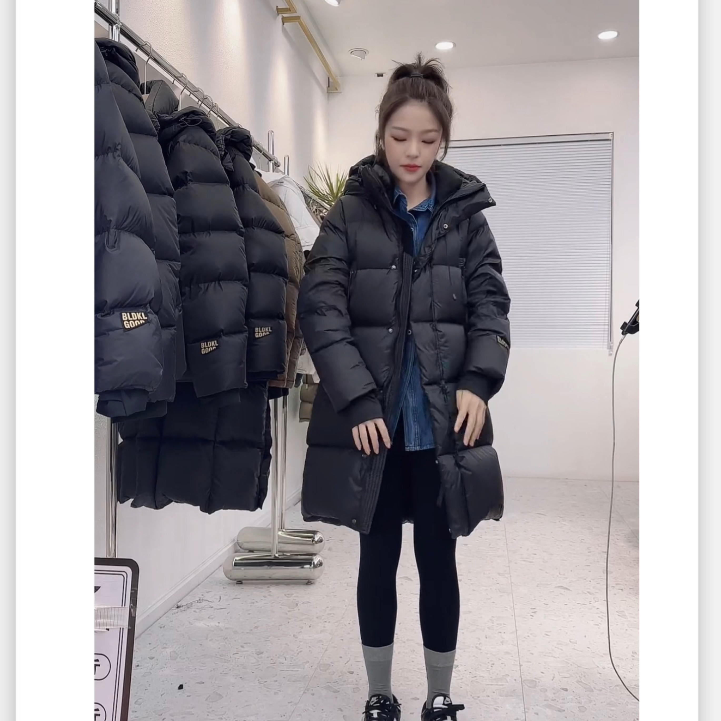 黑色中长款羽绒服加厚