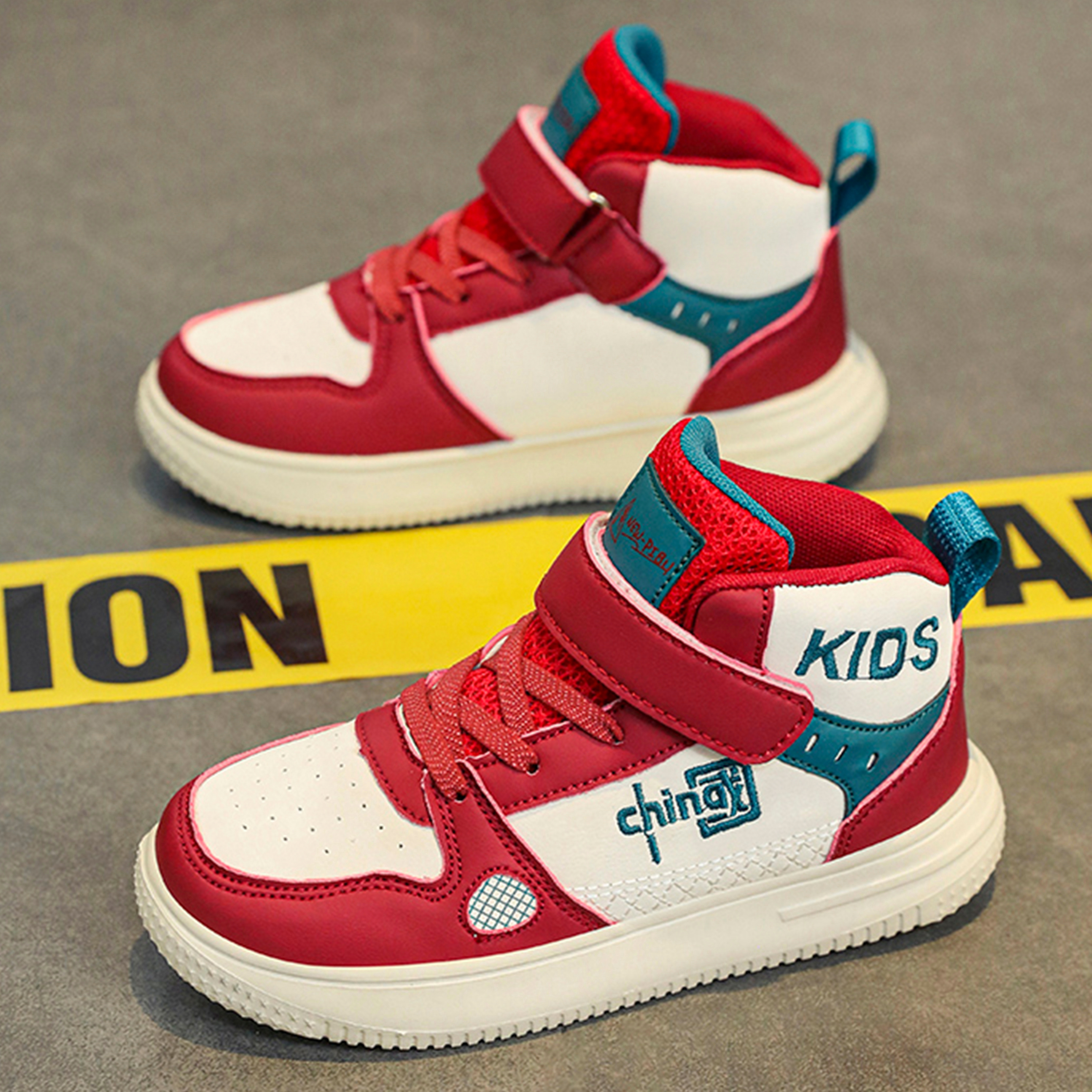 鸿尔星童克男童鞋秋冬季新款儿童高帮板鞋男孩轻便防滑加绒运动鞋