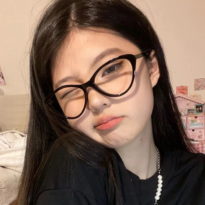 三角猫眼黑框近视眼镜女潮TR90欧美复古素颜神器圆脸显瘦平光镜男