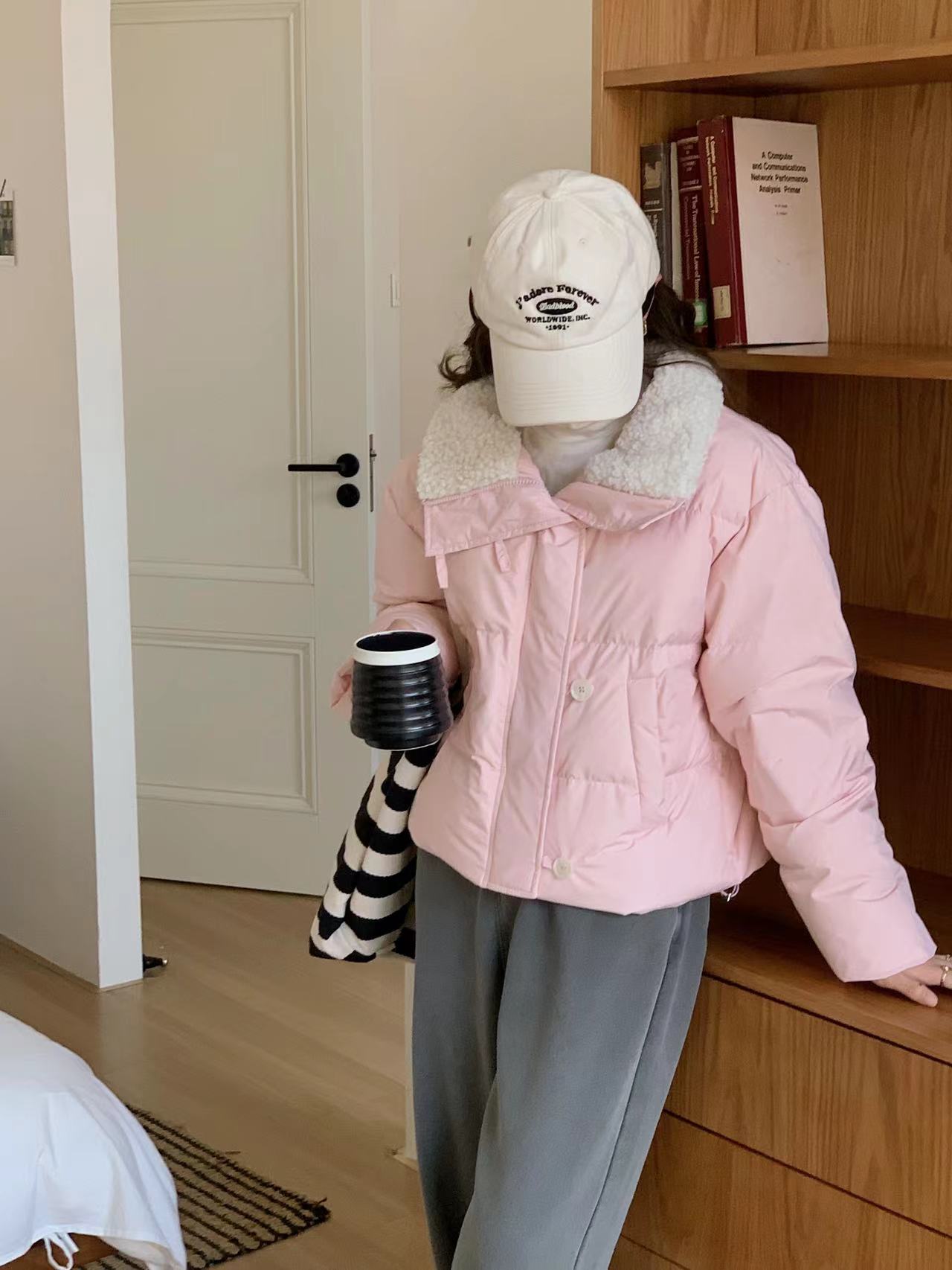 梦幻联动羊羔绒羽绒服短款高级感韩版百搭