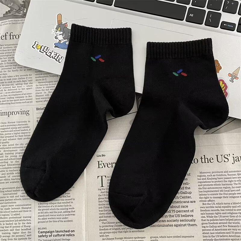 男士纯色百搭短袜