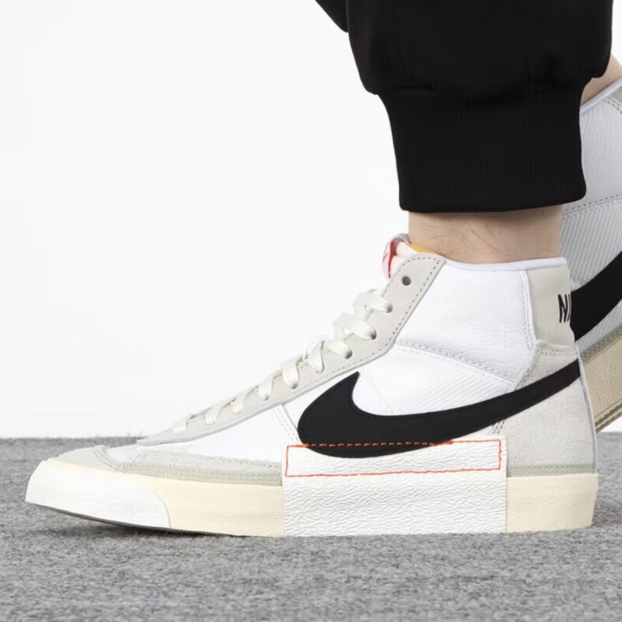 Nike/耐克BLAZER MID 77白黑复古时尚耐磨防滑中帮板鞋DQ7673-100