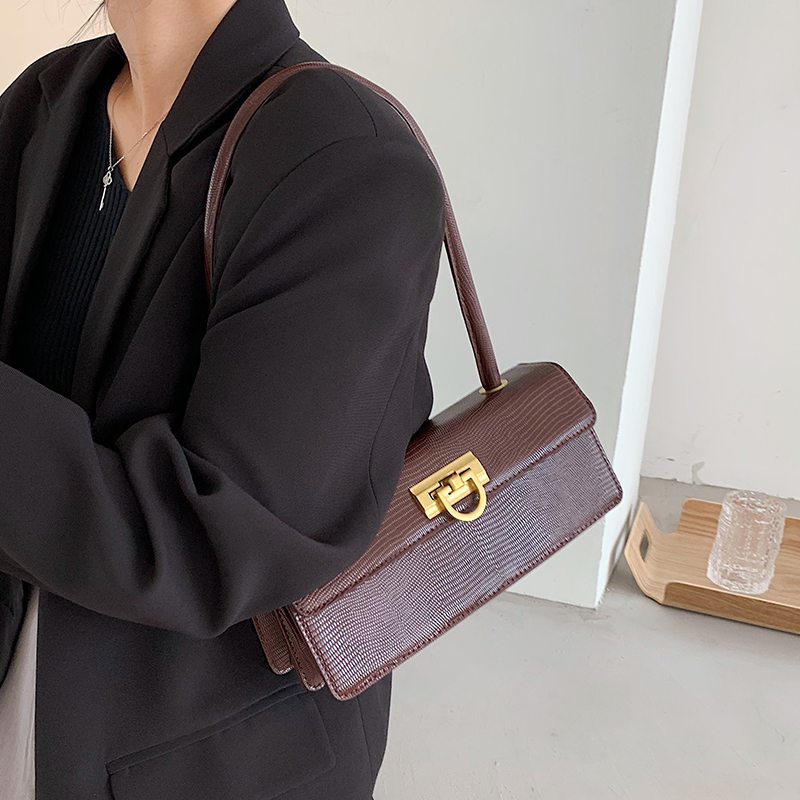 复古小包包女2022新款潮秋冬复古法式小众高级感单肩腋下包法棍包