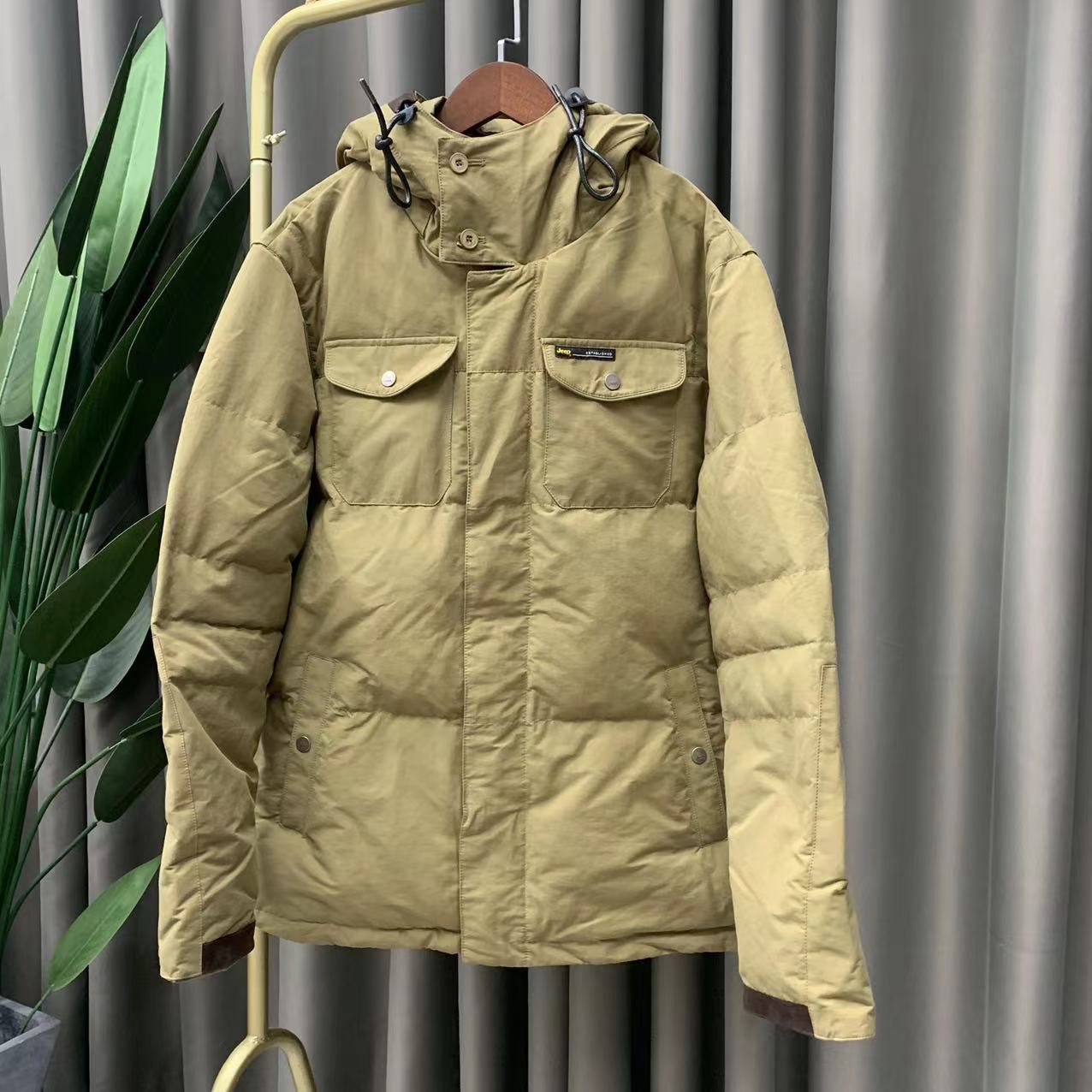 （瑕疵特价）连帽羽绒服加厚白鸭绒内胆保暖中年冬装工装外套