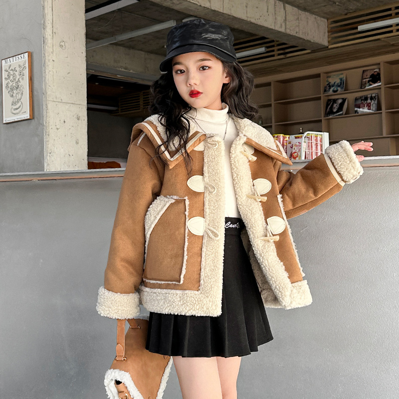 女童加厚外套娃娃领洋气2023新款儿童羊羔绒皮毛一体休闲上衣童装