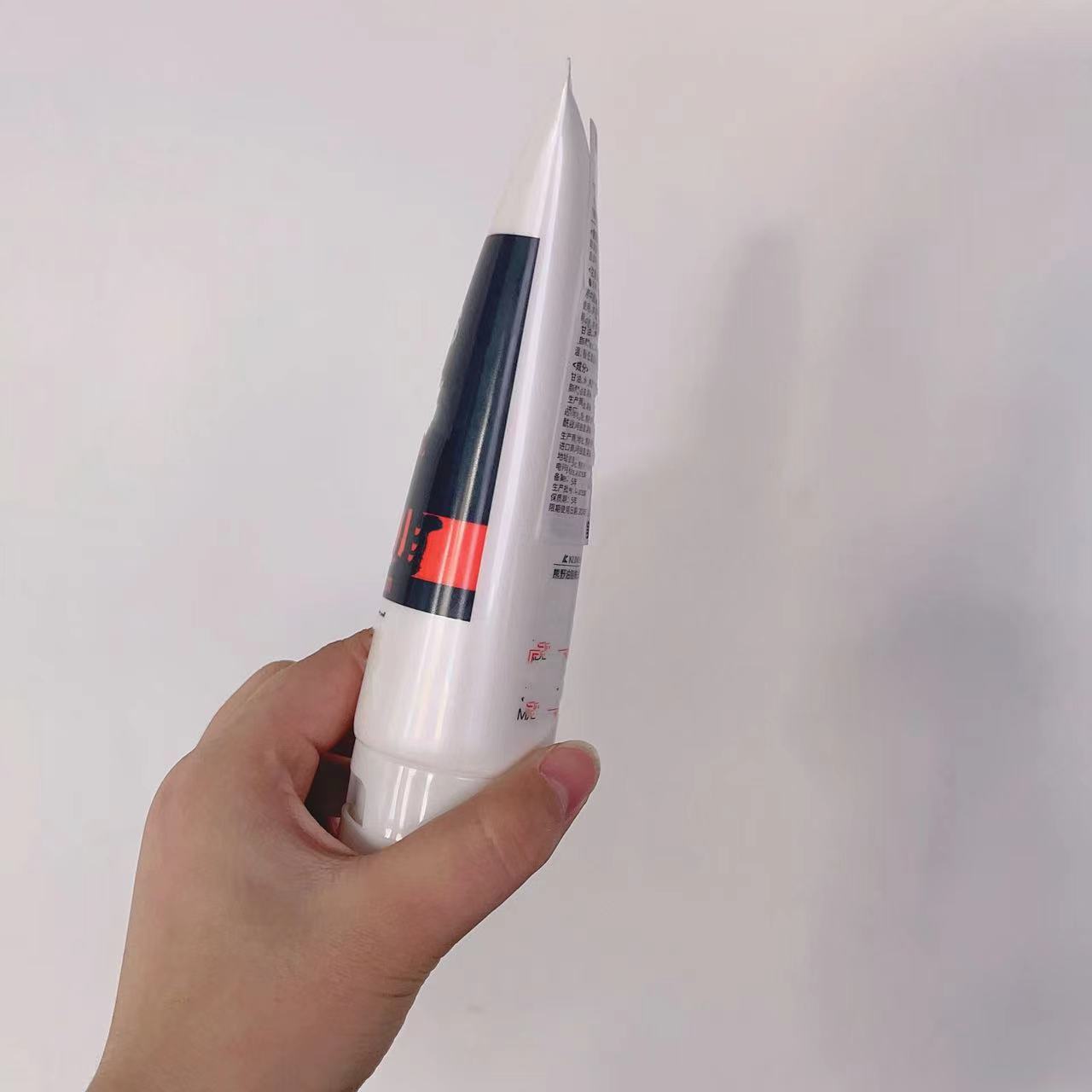 清洁磨砂洁面乳   容量130g 保质期到24年9月