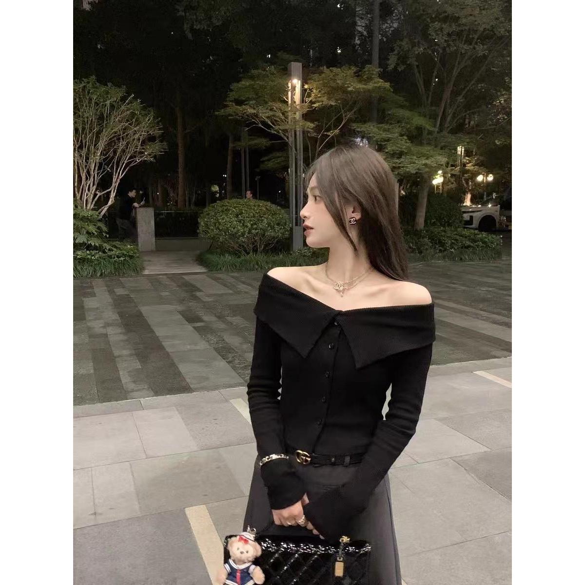 纯欲小性感露肩一字领黑色针织开衫大翻领短款修身显瘦上衣