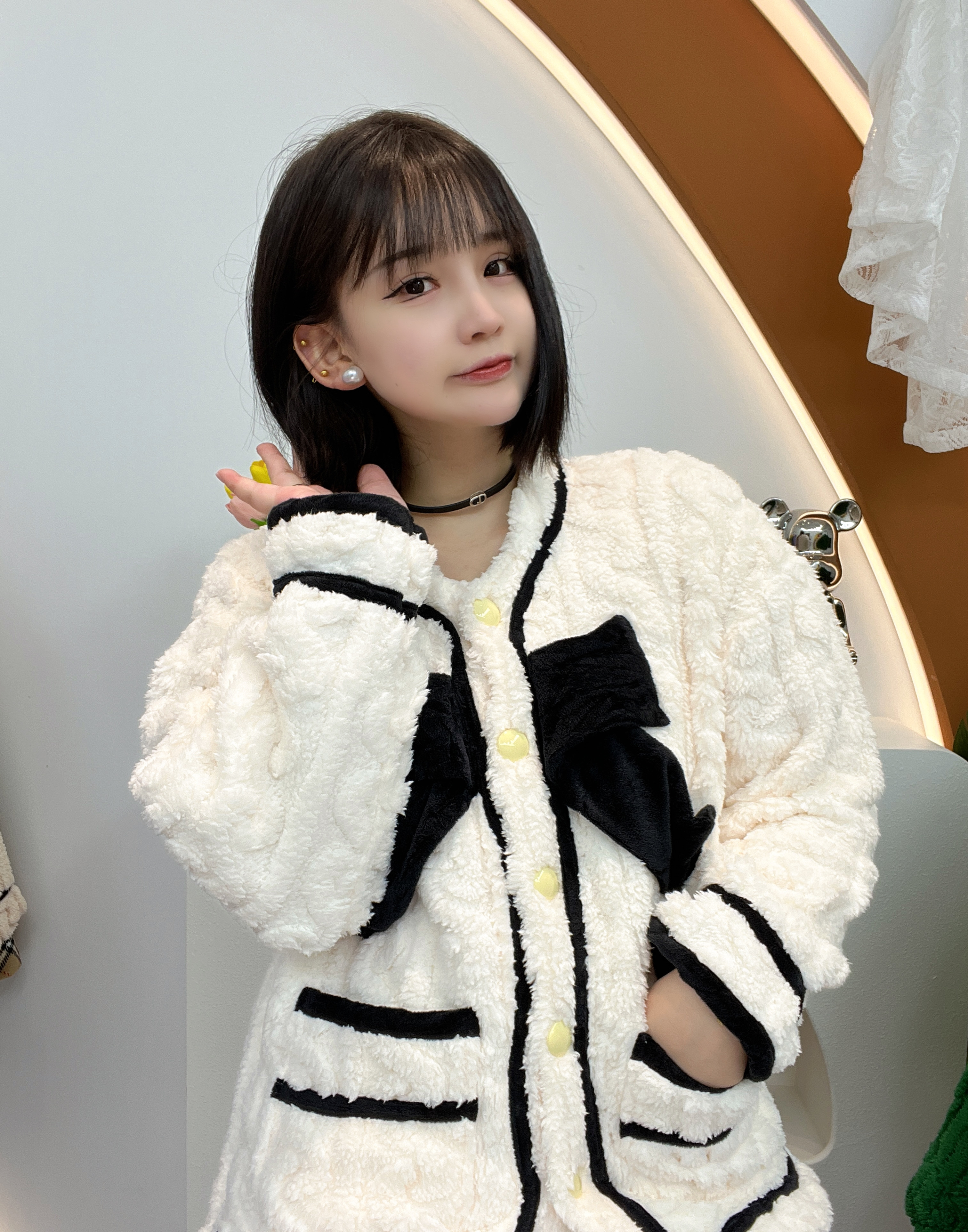 网红同款秋冬新款浅米色蝴蝶结亲肤透气长袖长裤套装家居服女款