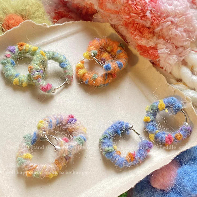 铜合金布艺耳饰 甜美秋冬缠绕毛线耳环2023爆款可爱少女耳钉耳饰