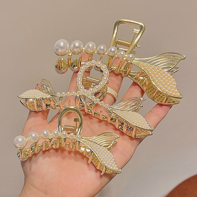 鲨鱼夹闪钻鱼尾头发抓夹高级感贝珠头发夹气质ins时尚小众潮日常