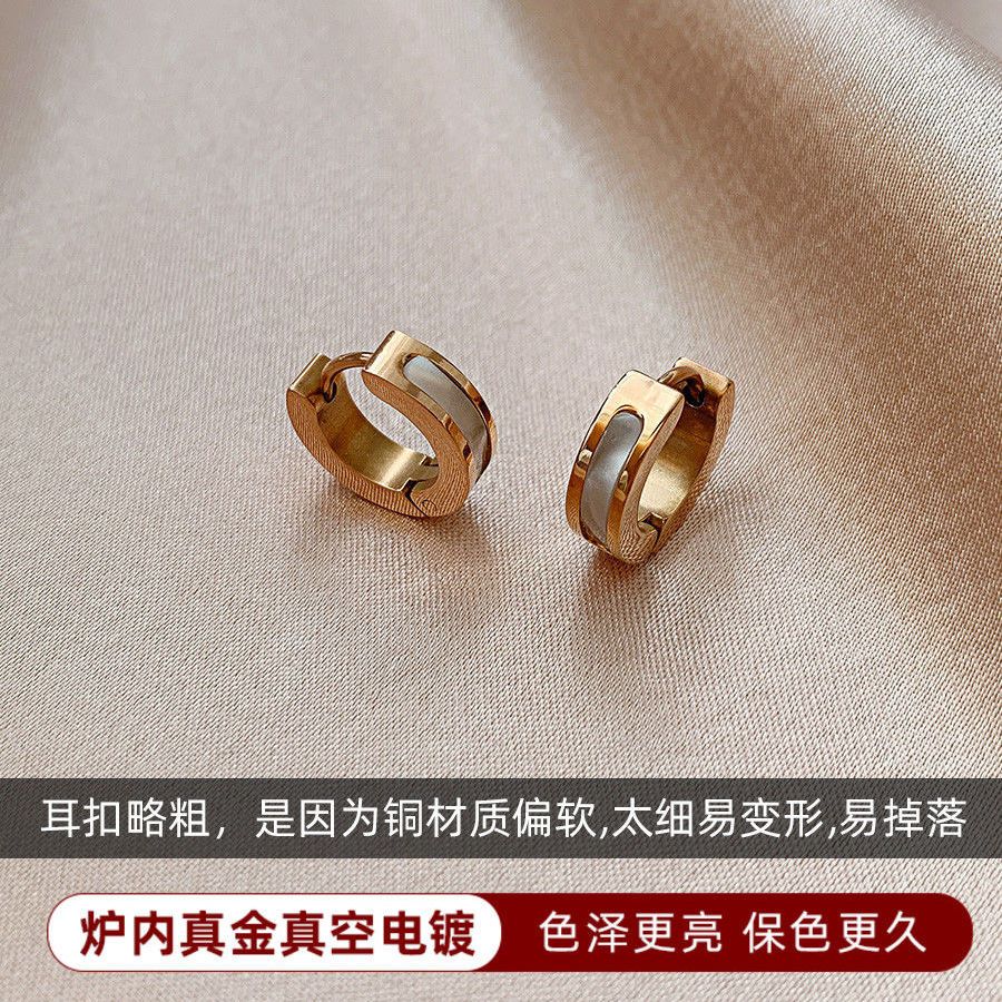 合金耳饰 时尚设计不褪色钛钢耳扣冷淡风简约气质耳环新款树脂ins