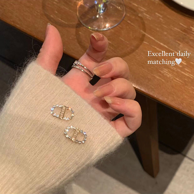 合金耳饰 字母耳钉新款潮女耳环高级感气质耳饰轻奢耳环精致首饰