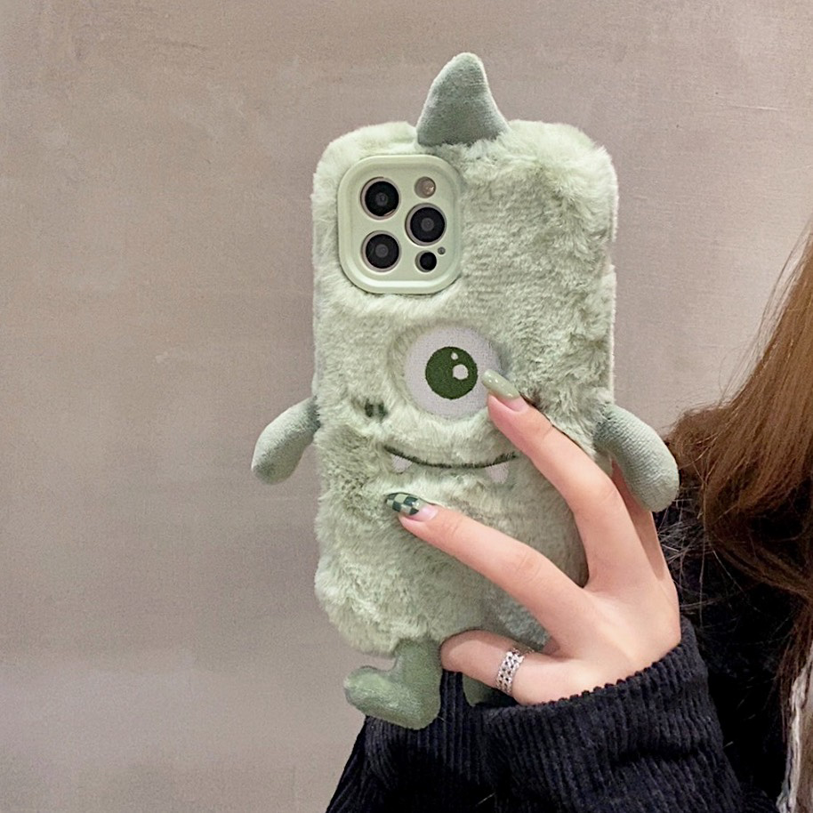 趣味绿色独角怪兽秋冬毛绒手机壳适用13苹果15promax防摔iPhone14