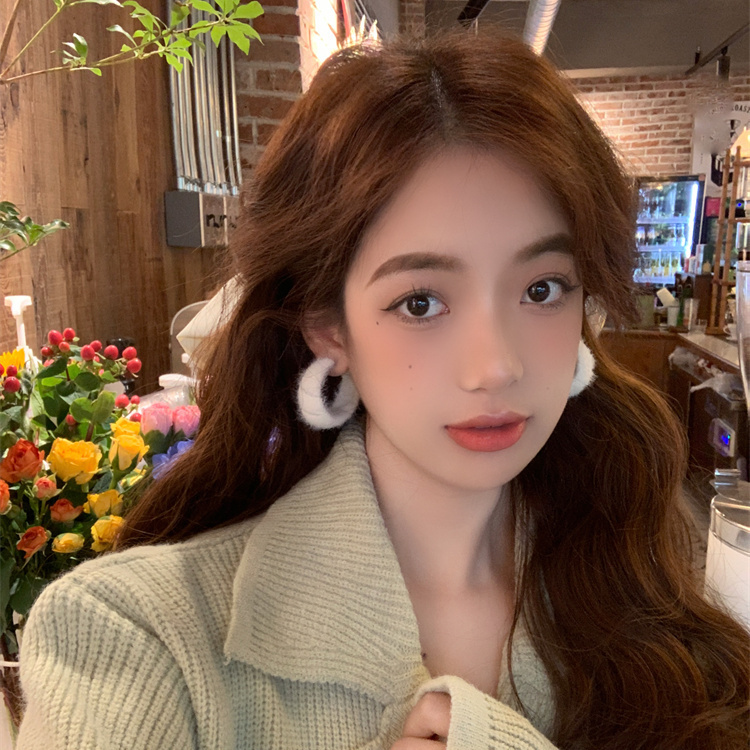 合金耳饰 毛绒耳圈新款潮小众设计感耳饰女高级感气质独特耳环耳