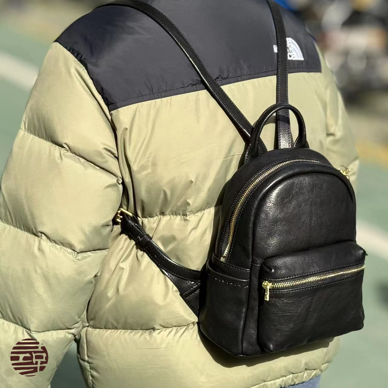 寻路人百搭真皮经典基础款实用休闲双肩包  S1112008