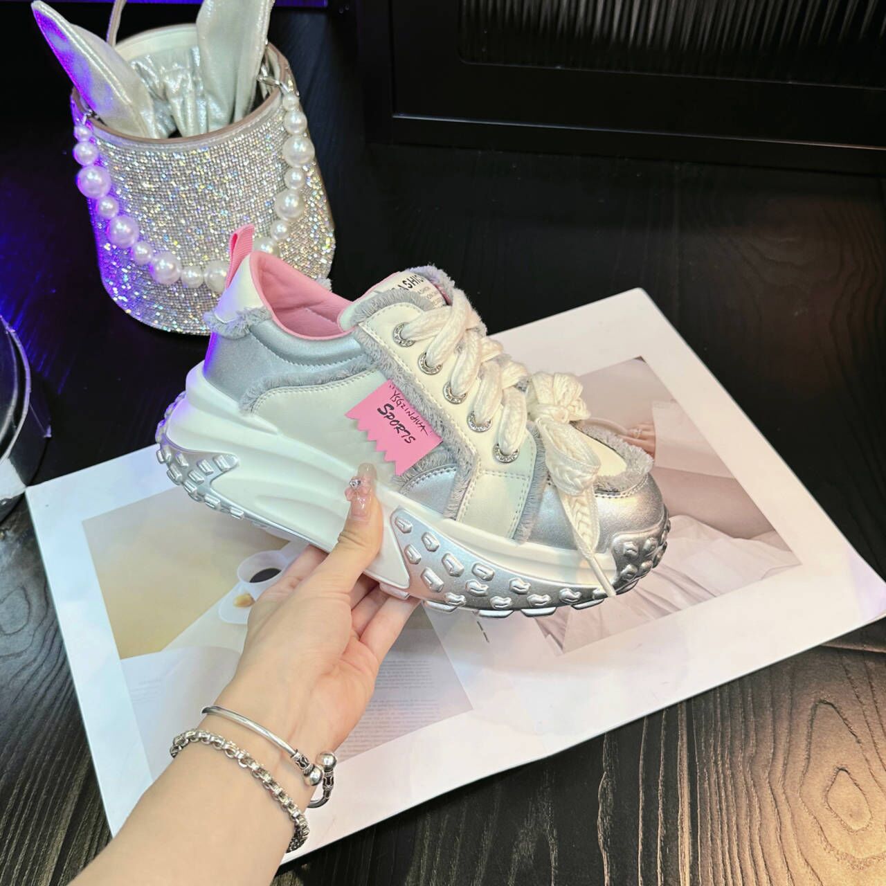【现货】增高6cm  2024春新年穿搭透气ins休闲软底运动百搭女鞋9172
