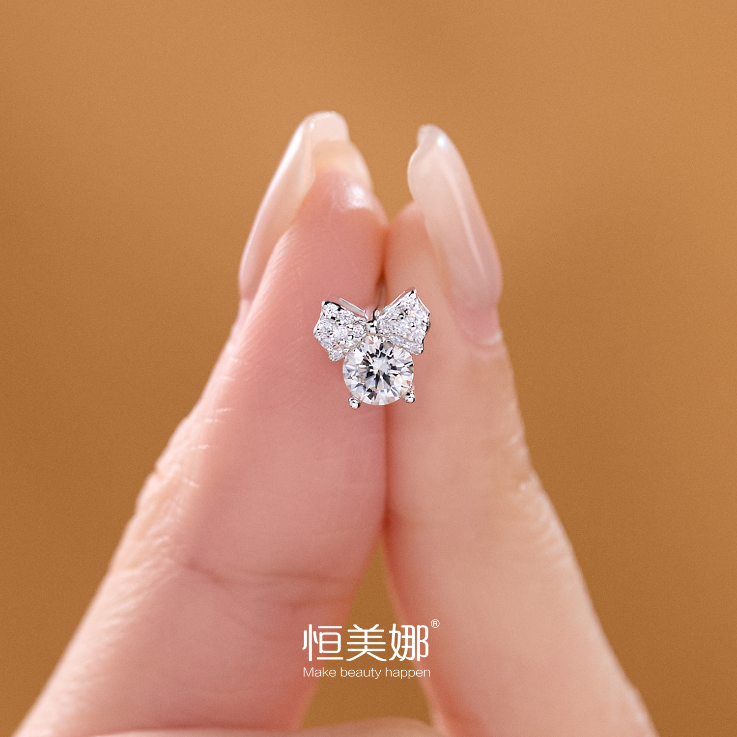 恒美娜 925银莫桑石耳饰 米妮耳钉小众轻奢简约经典甜美气质镶钻