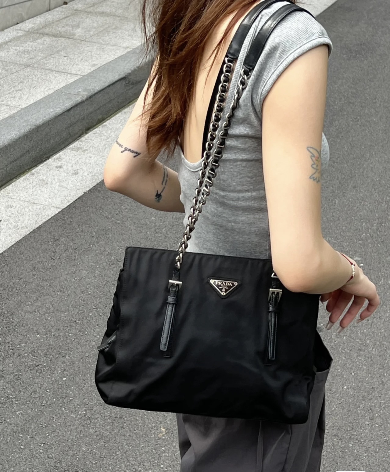 95新 Prada/普拉达 2259 黑银降落伞28