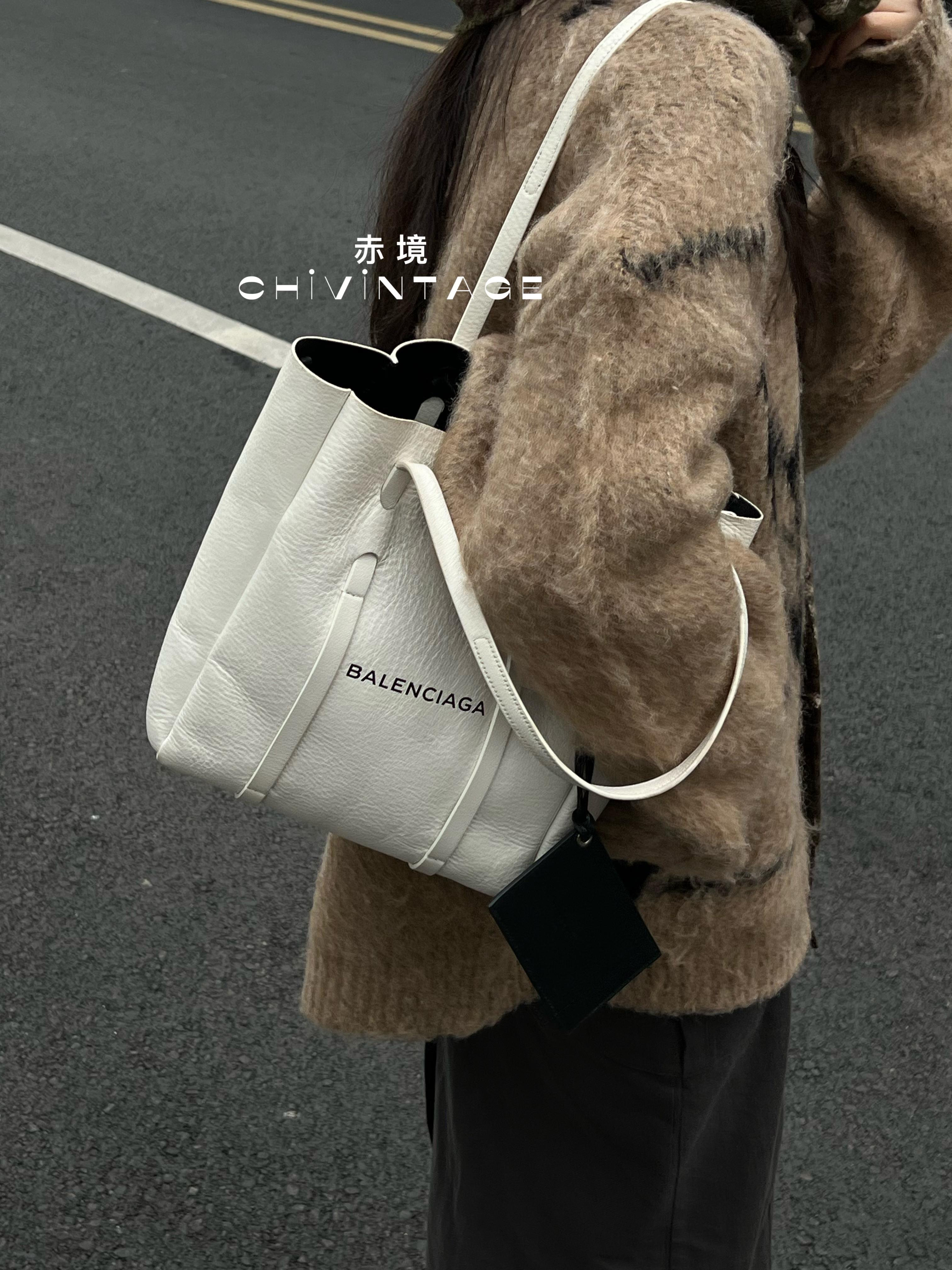 95新 Balenciaga/巴黎世家 4593 白色菜篮子单肩包