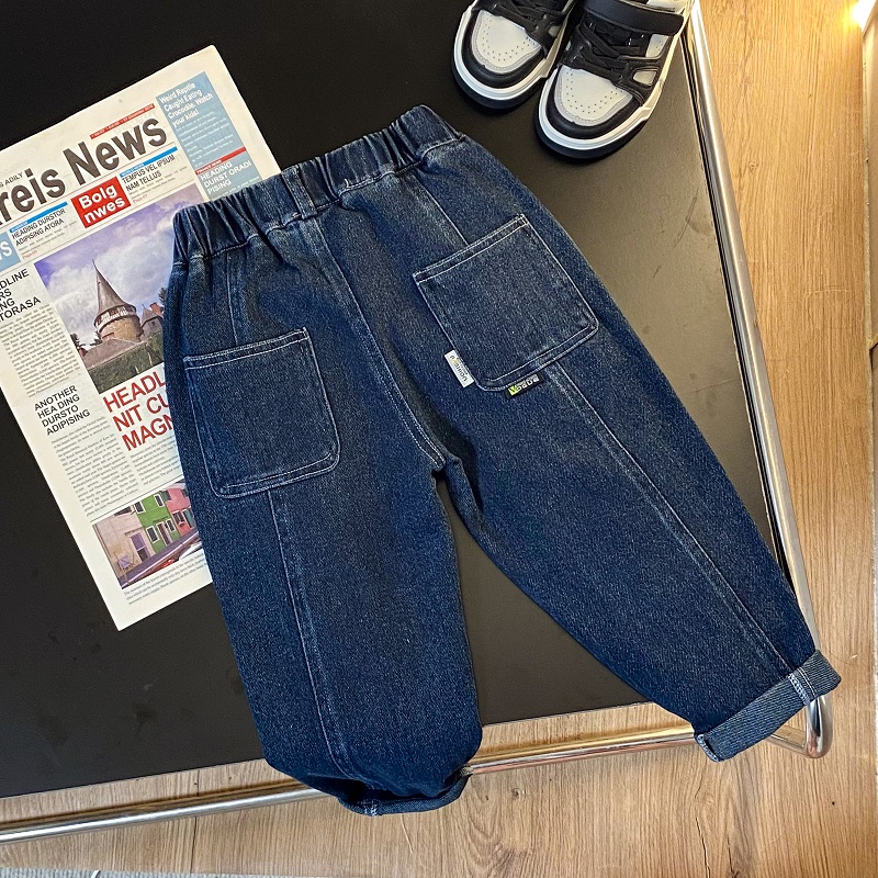 A813秋季儿童新款洋气休闲韩版后袋vogue字母牛仔裤子