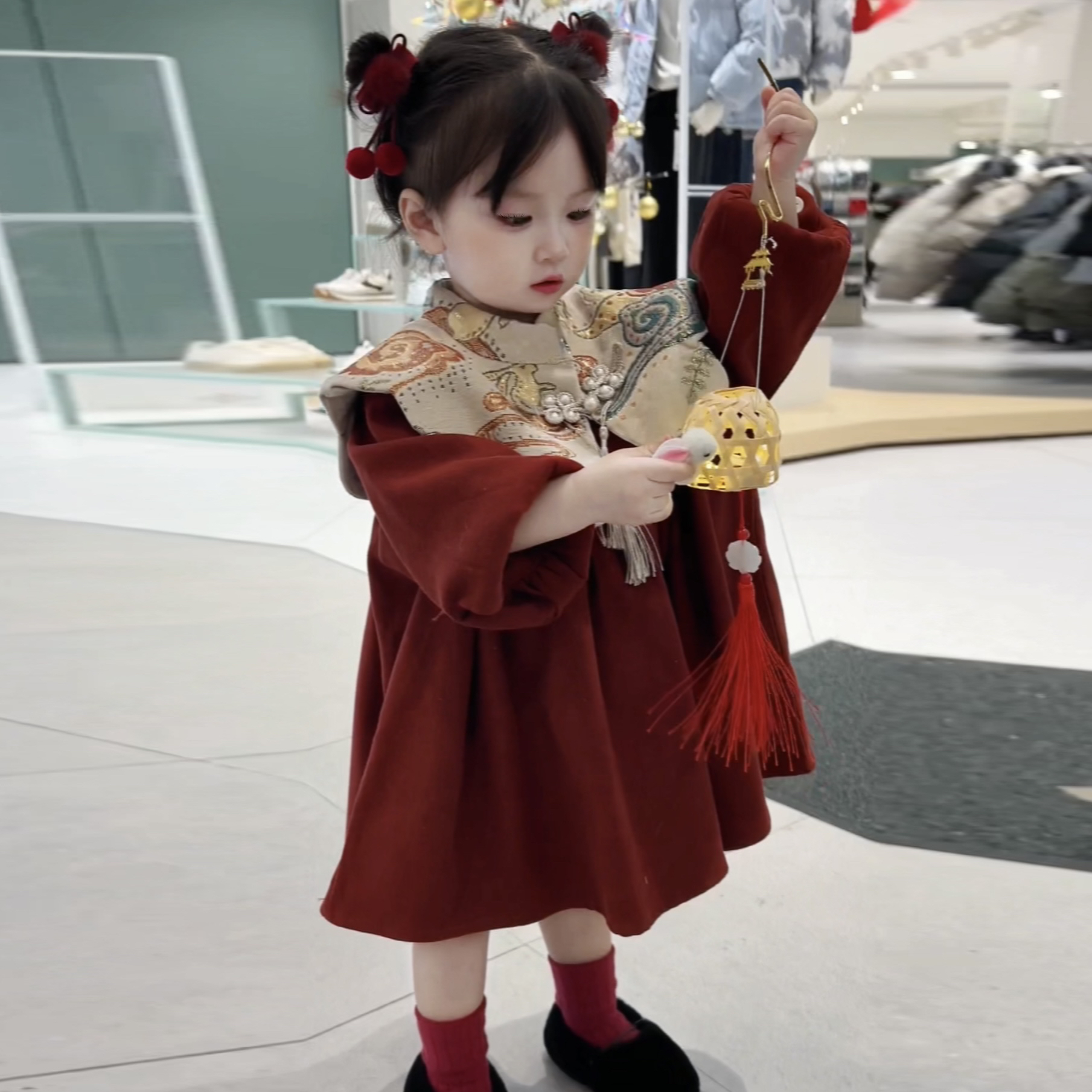 女童冬季刺绣云肩连衣裙儿童新年红色裙子新中式拜年服儿童公主裙