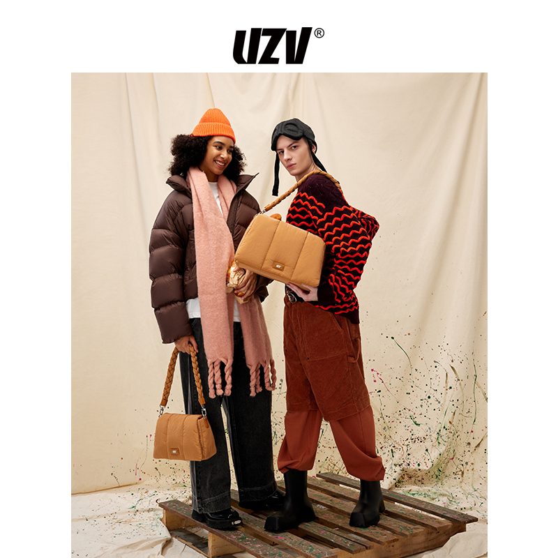 UZV时髦好物2023秋冬新款潮小众设计充棉菱格时尚手提斜挎包