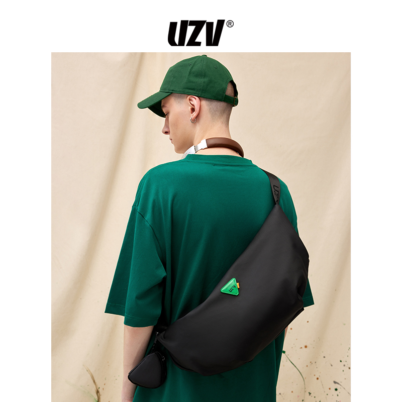 UZV夏季新款潮牌包包女包单肩斜挎包时尚饺子包运动男包UZV YL002