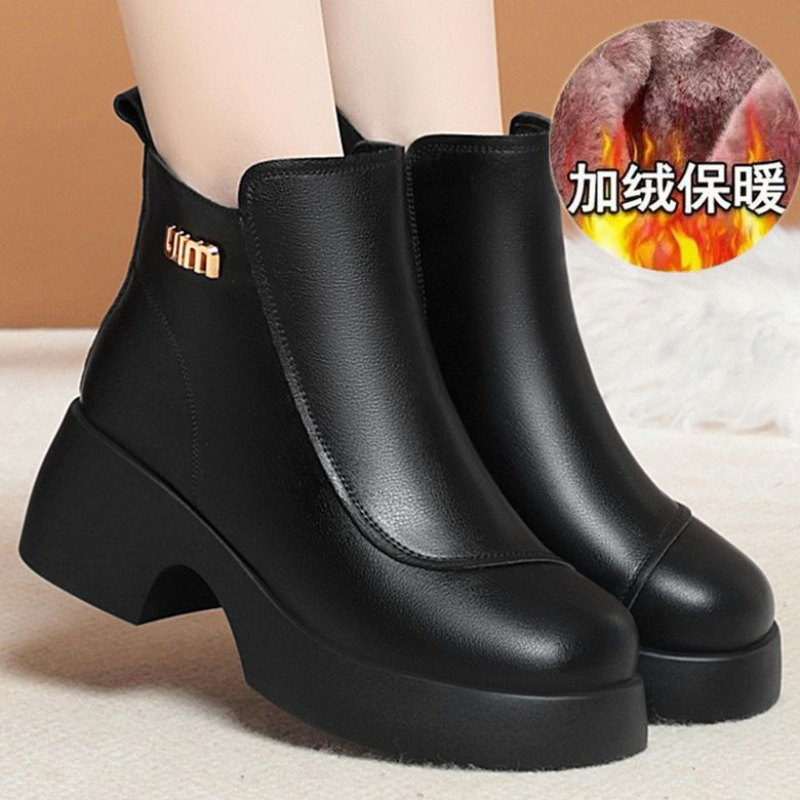 品牌断码真皮妈妈鞋女2023秋冬季棉鞋女软皮加绒保暖中老年短靴女