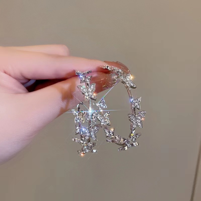 合金仿水晶耳饰 蝴蝶圆圈耳环个性耳圈高级感小众设计耳钉女