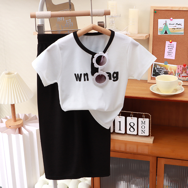 中大童时尚洋气阔腿裤女童百搭字母短袖上衣女孩时髦休闲两件套