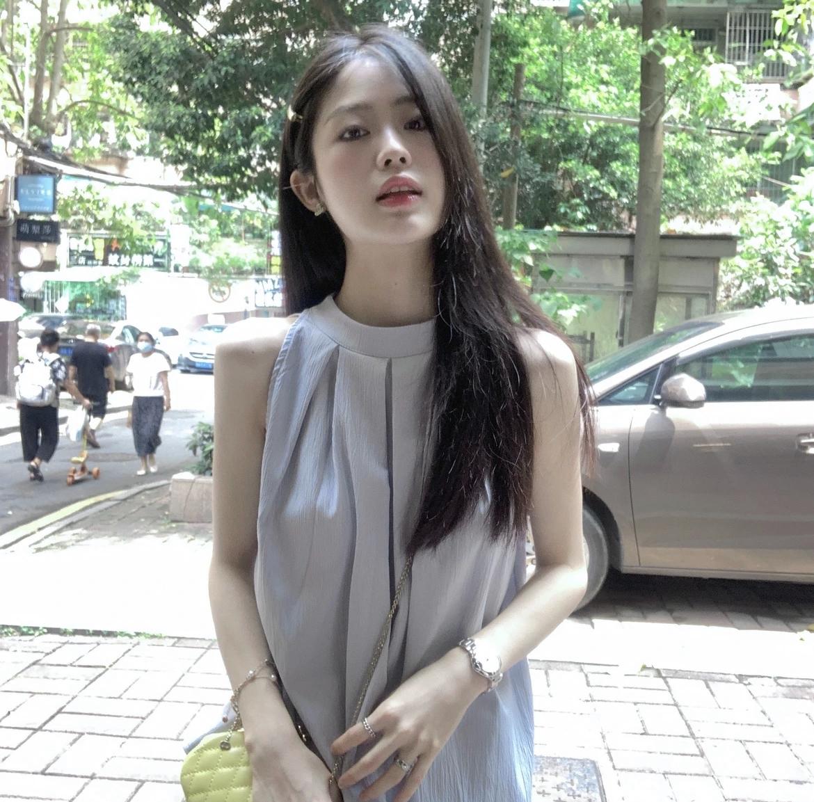 【礼品勿拍】挂脖衬衫女装夏季新款时尚圆领设计 褶皱蓝色上衣 勿