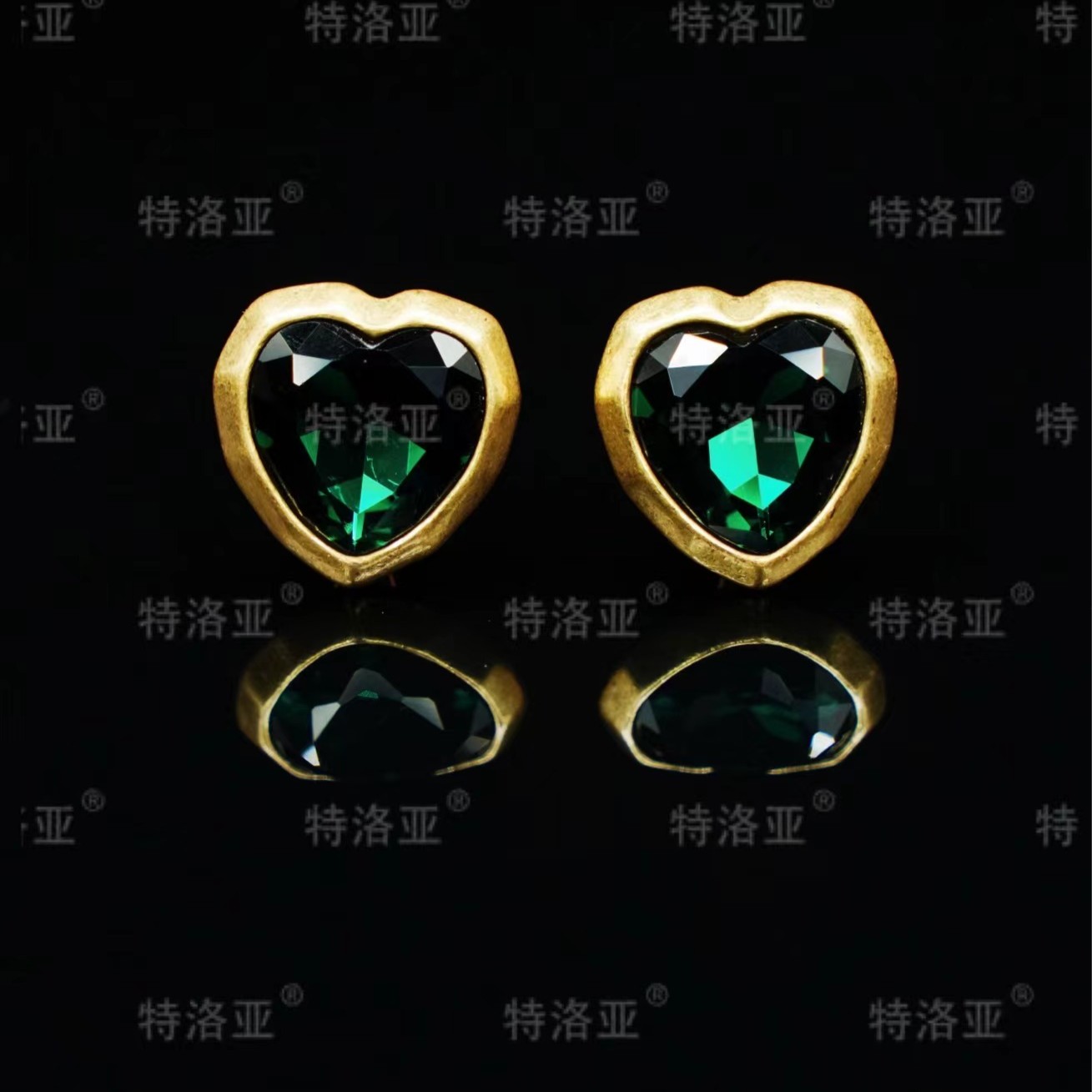 特洛亚 铜合金合成锆石耳饰 气质轻奢时尚绿色百搭精致复古 KK078
