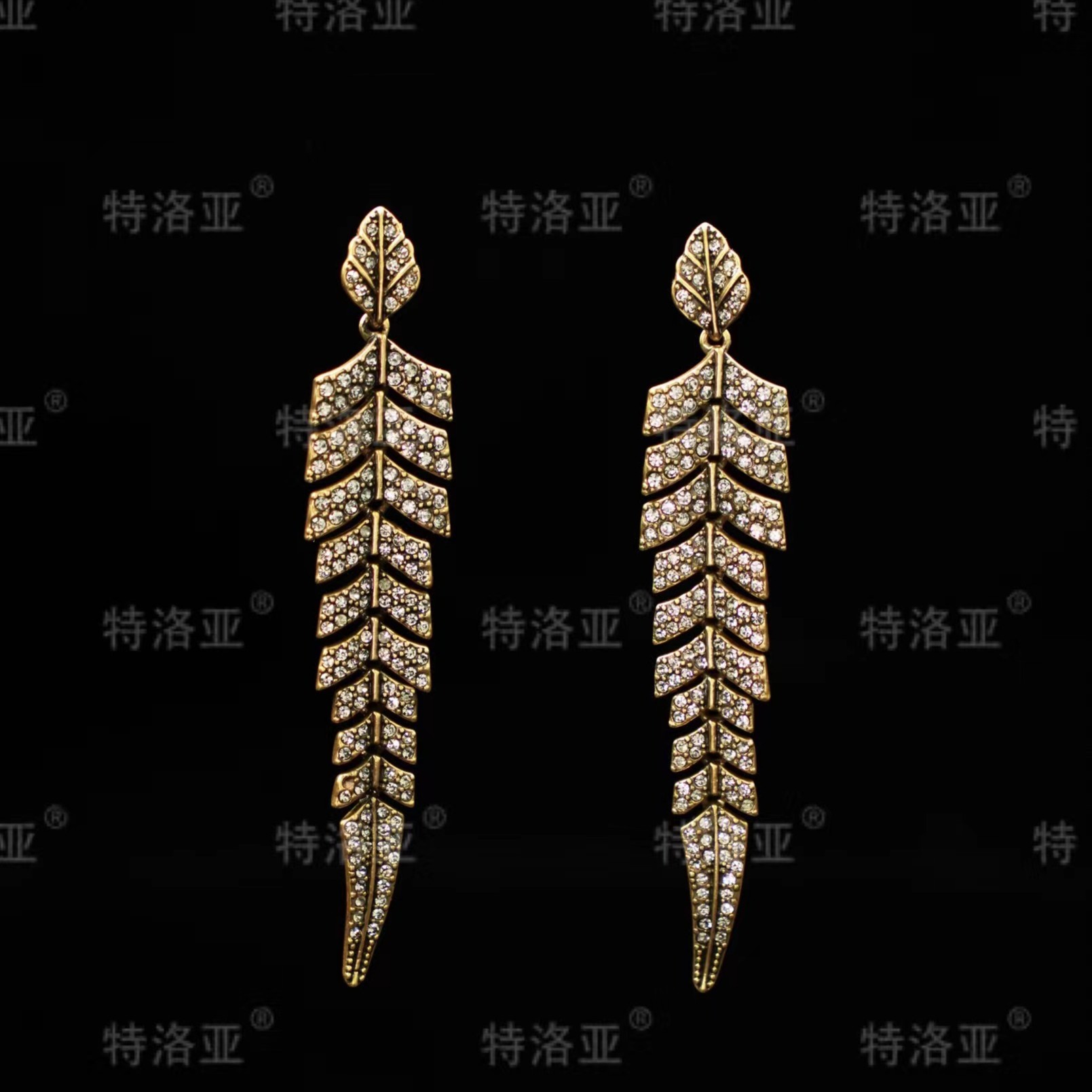 特洛亚 铜合金合成锆石耳饰 轻奢时尚复古气质简约中古小众 KK082