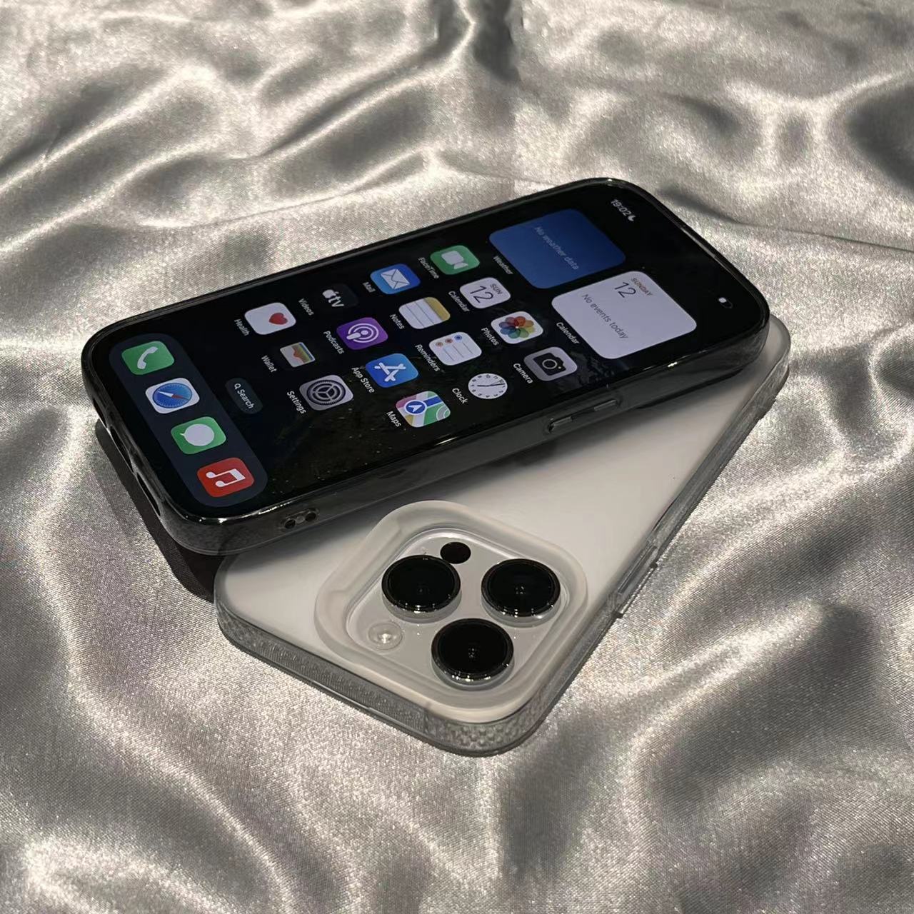 简约高级透明适用苹果15手机壳iPhone13/14promax新款12磨砂11软