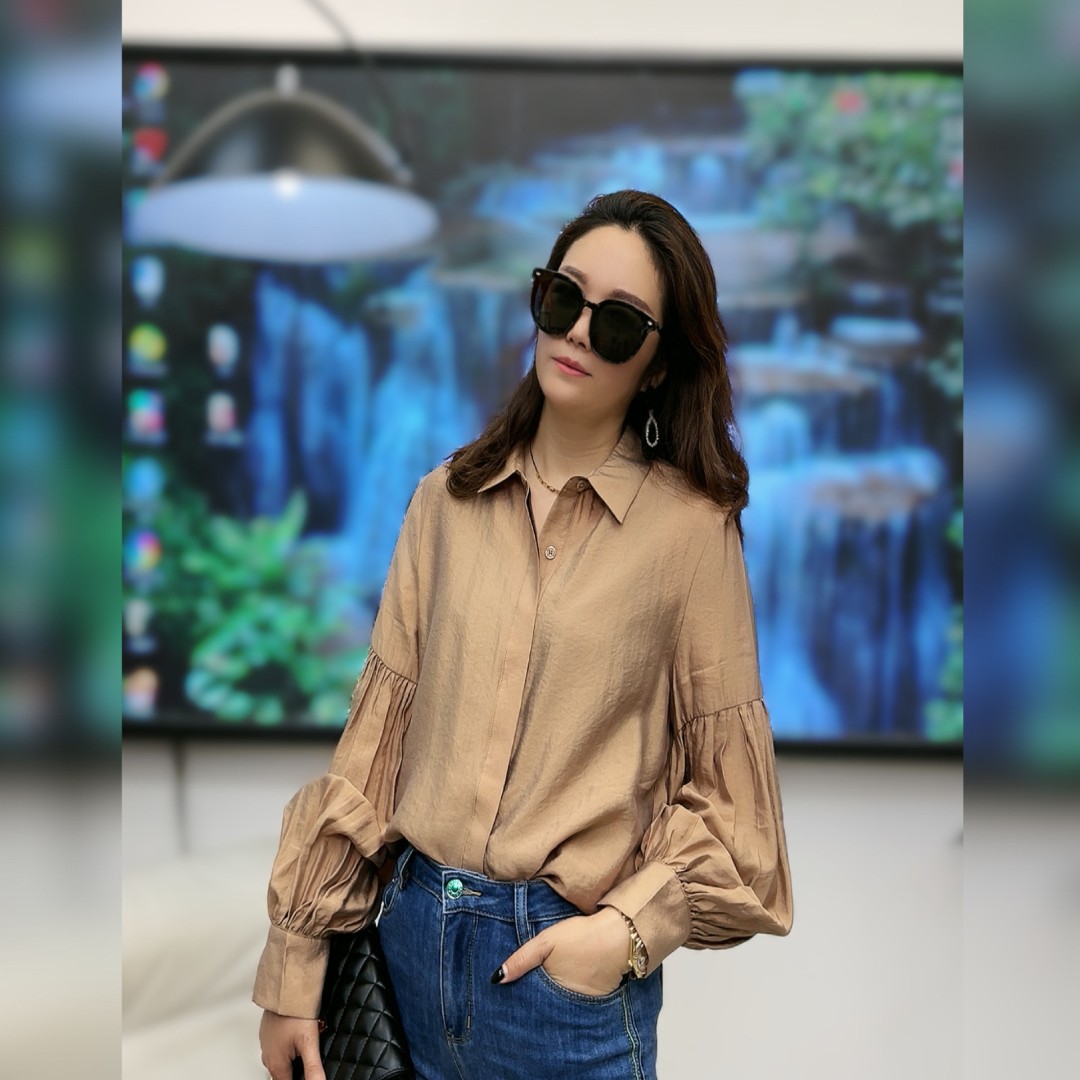 时尚早秋款小众简约翻领泡泡袖衬衫611368