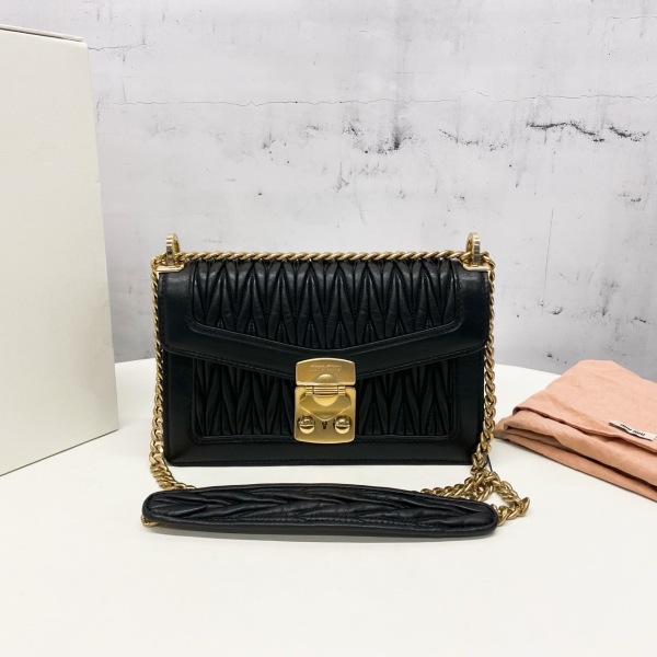 缪缪/箱包/95新/市场价23500