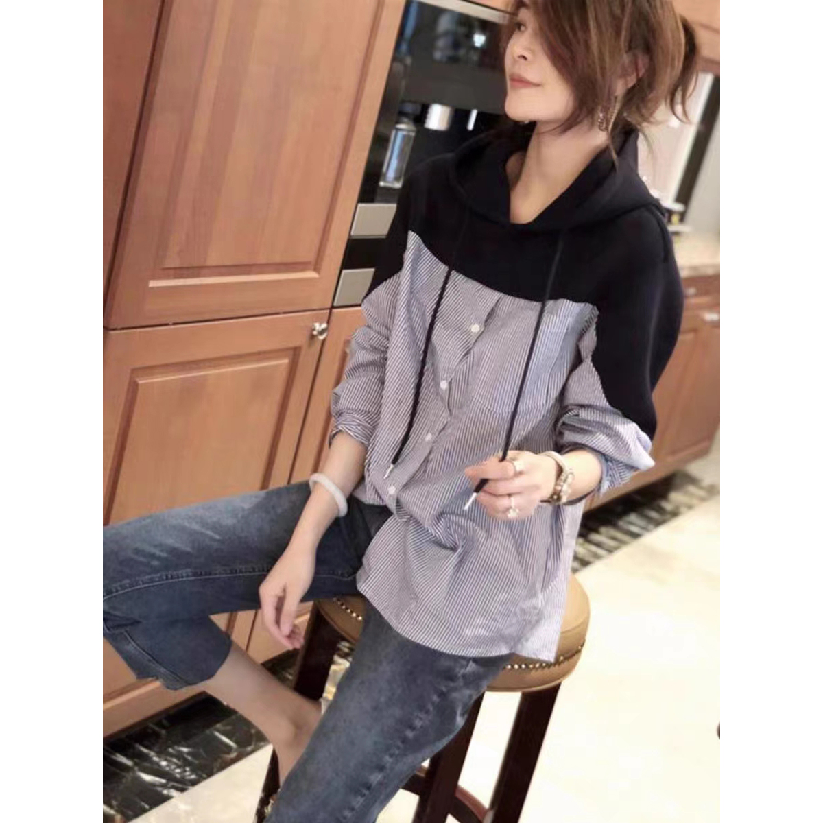 线下339！活力减龄！笈致藏肉~连帽条纹拼接长袖女式卫衣 L71091