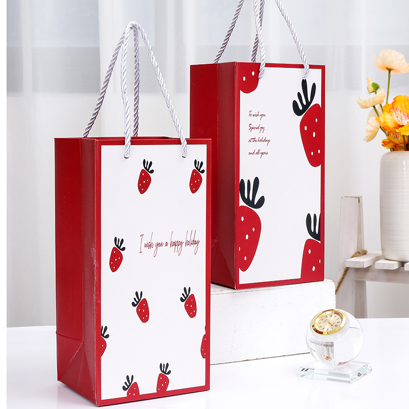草莓保温杯水杯礼品袋 鲜花礼物包装袋 糖果油酒外包装纸袋现货